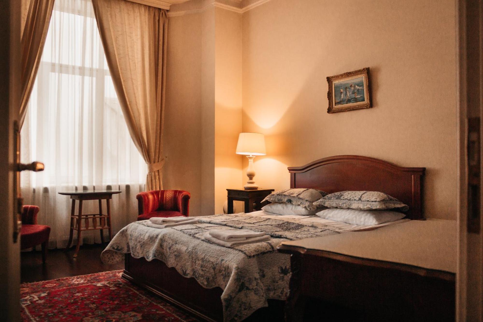 Hotel British Club Leopoli Esterno foto