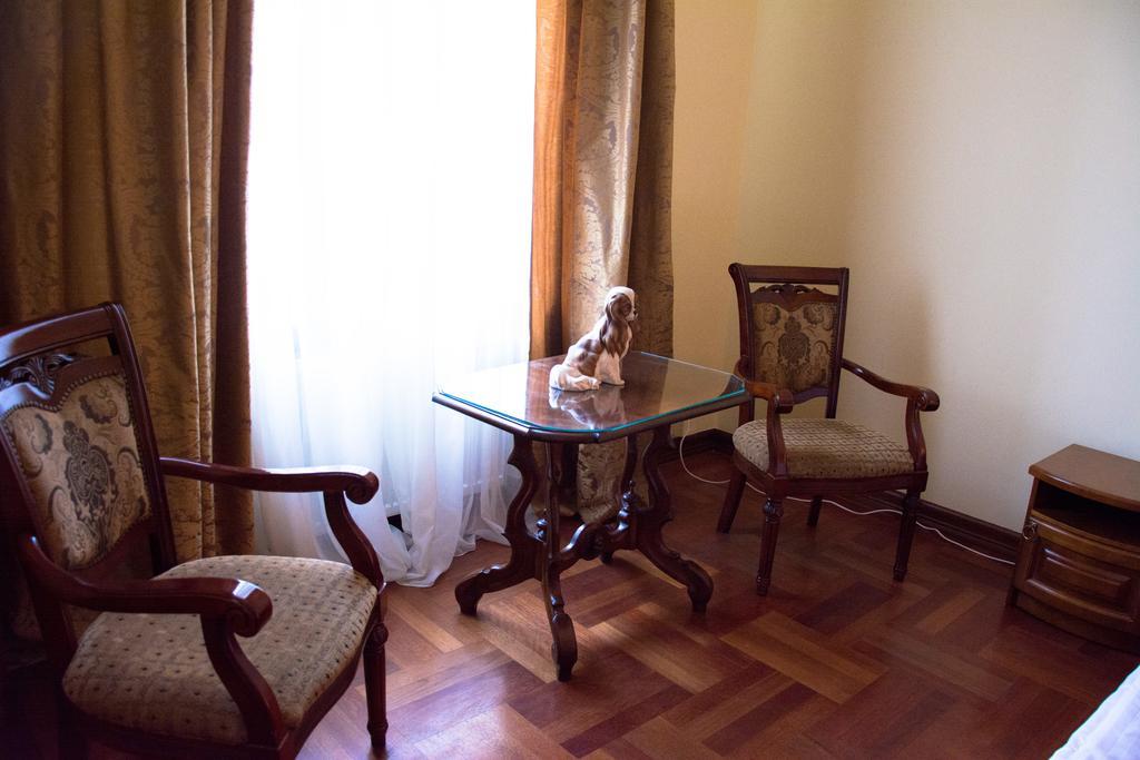Hotel British Club Leopoli Esterno foto