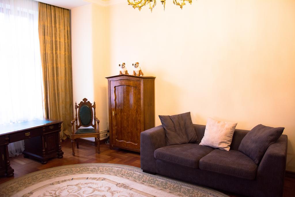 Hotel British Club Leopoli Esterno foto