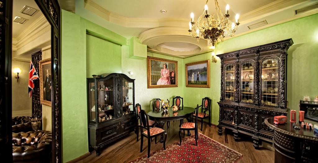 Hotel British Club Leopoli Esterno foto