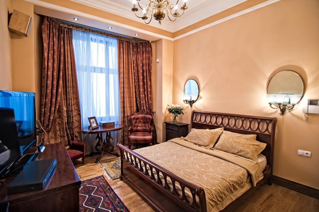 Hotel British Club Leopoli Esterno foto