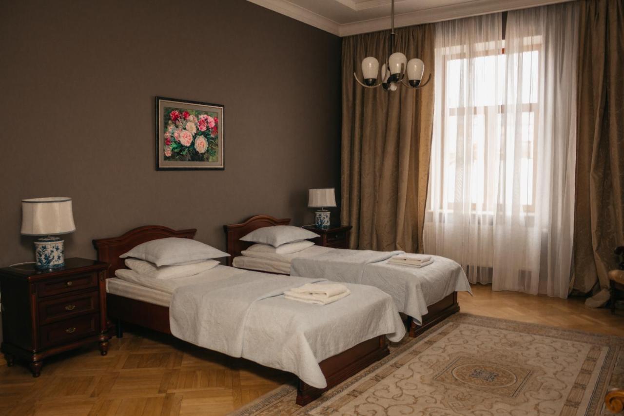 Hotel British Club Leopoli Esterno foto