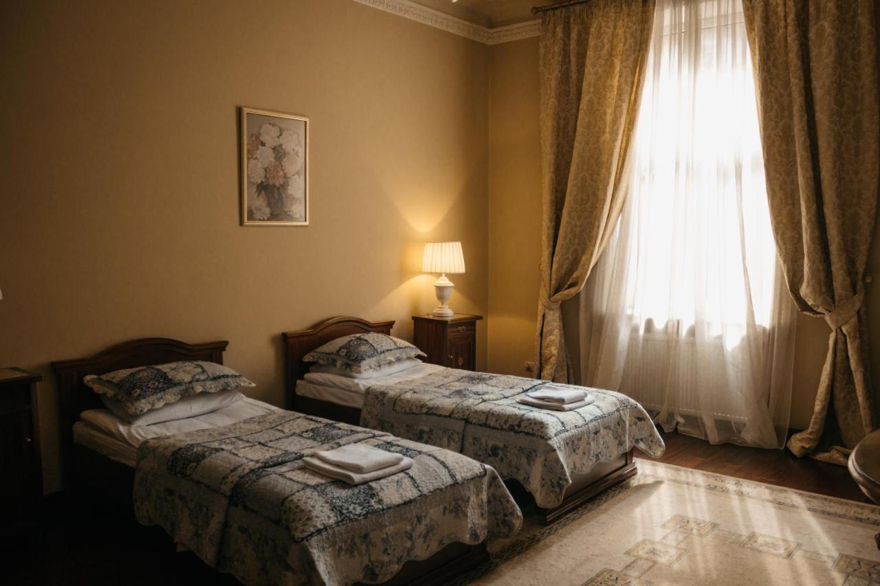 Hotel British Club Leopoli Esterno foto