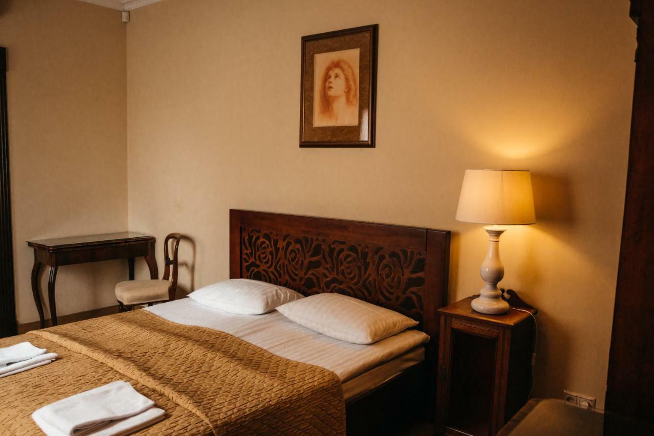 Hotel British Club Leopoli Esterno foto