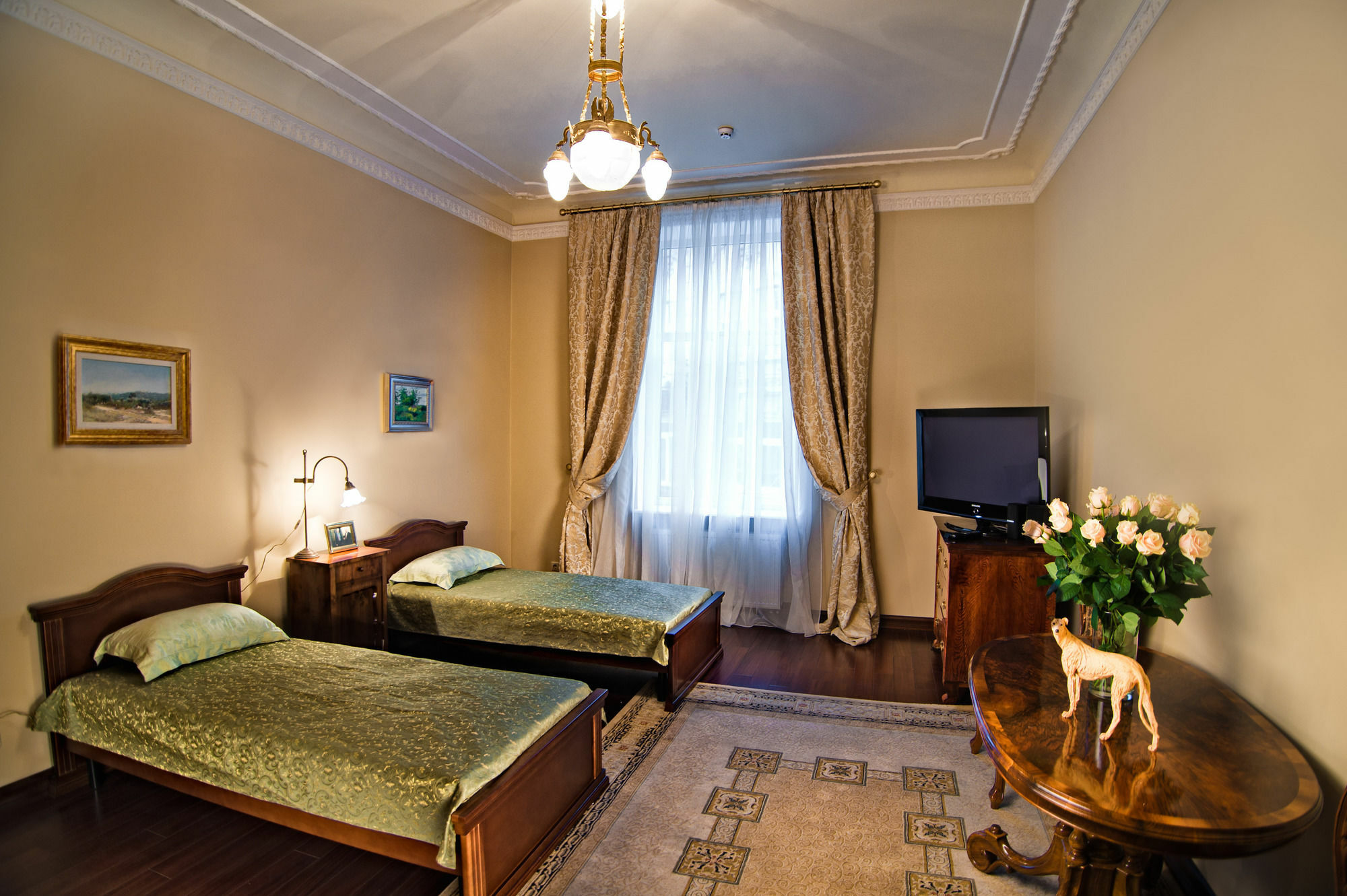 Hotel British Club Leopoli Esterno foto