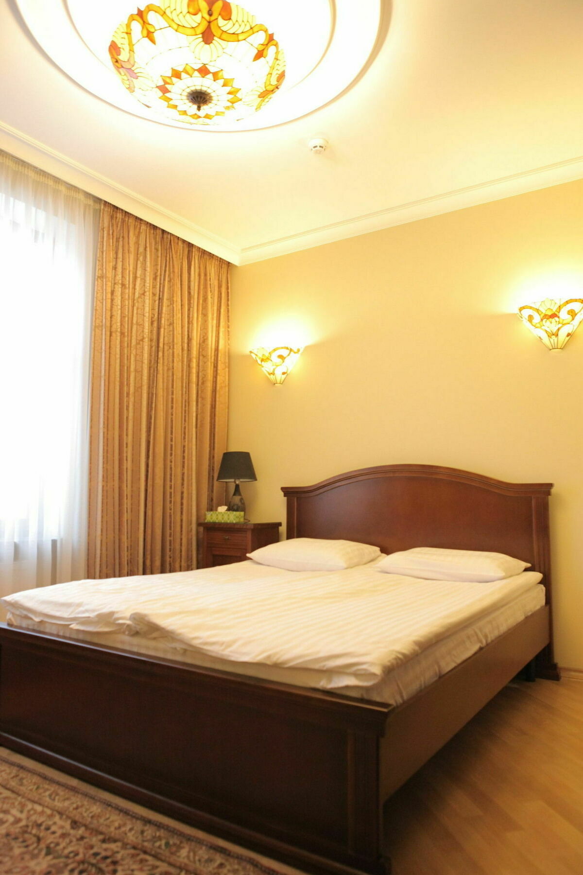 Hotel British Club Leopoli Esterno foto